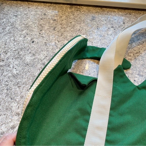 BAGZ VINTAGE Unique Alligator Zip Up Bag 32” - Picture 4 of 11